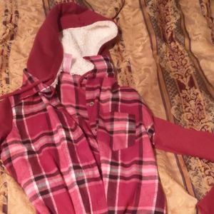 1 hoodies that have a sweatshirt look to it button